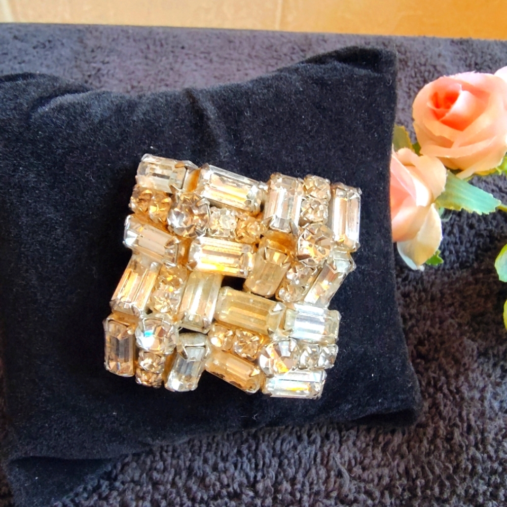 Weiss Crystal Clear Rhinestone Square Demi Brooch 1950's